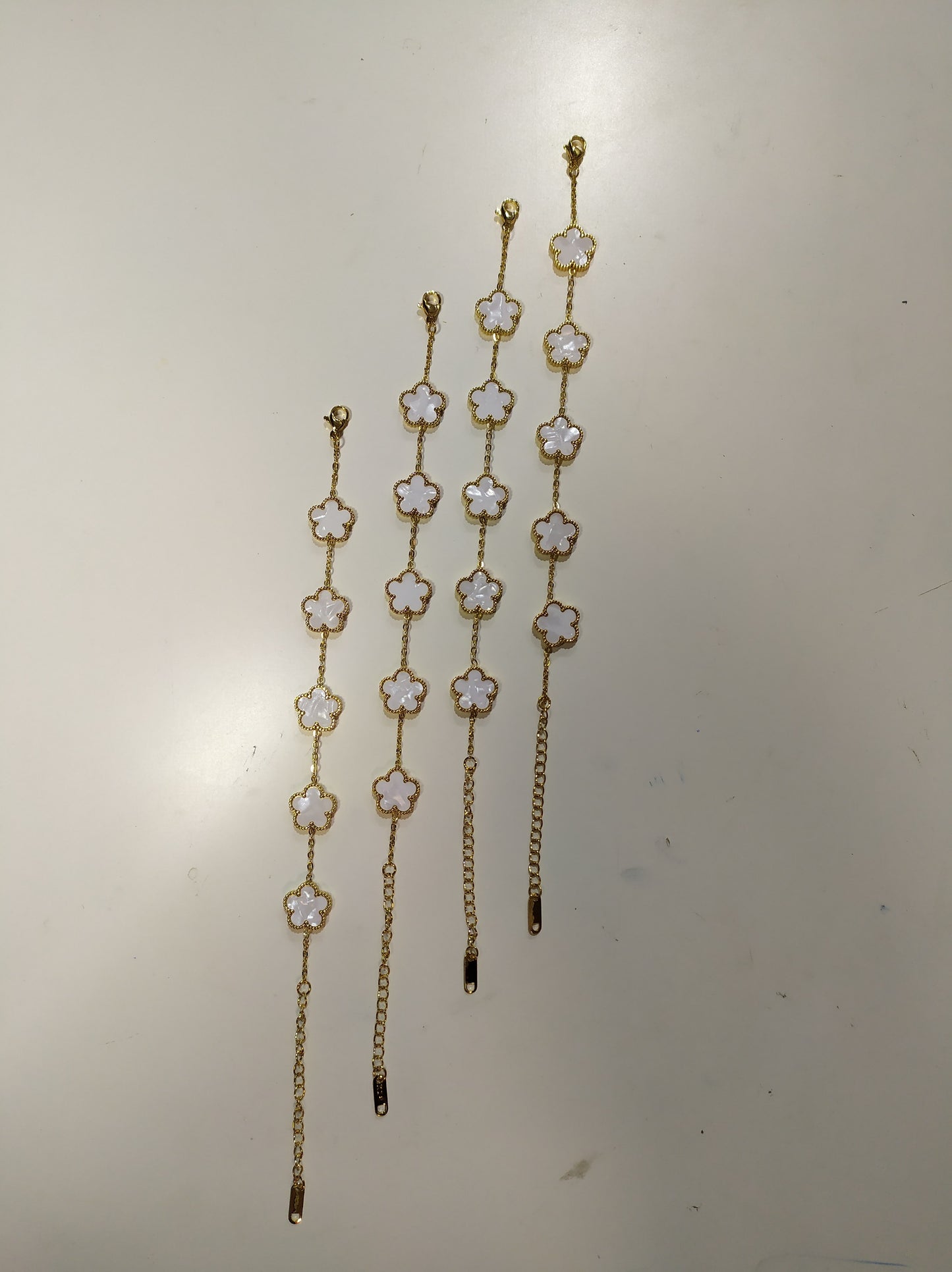 pulsera trebol de cinco hojas blanco - additional image 15