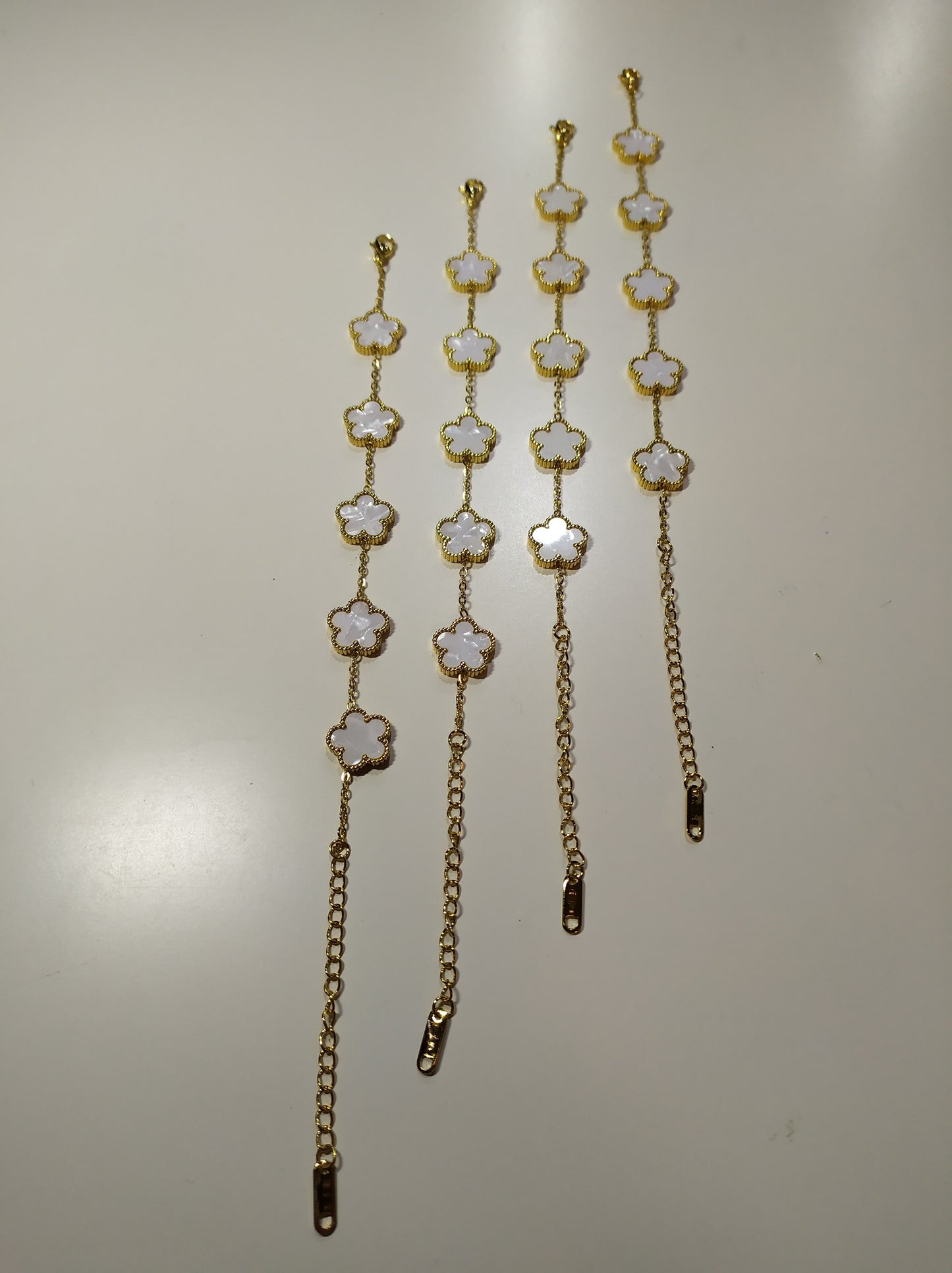 pulsera trebol de cinco hojas blanco - additional image 16