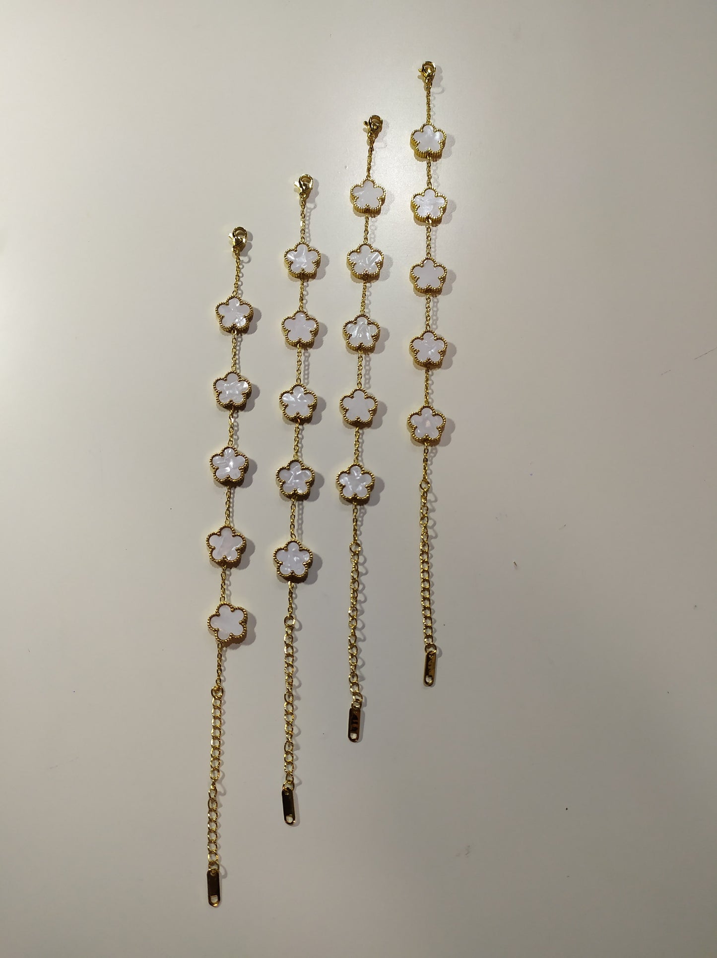 pulsera trebol de cinco hojas blanco - additional image 17