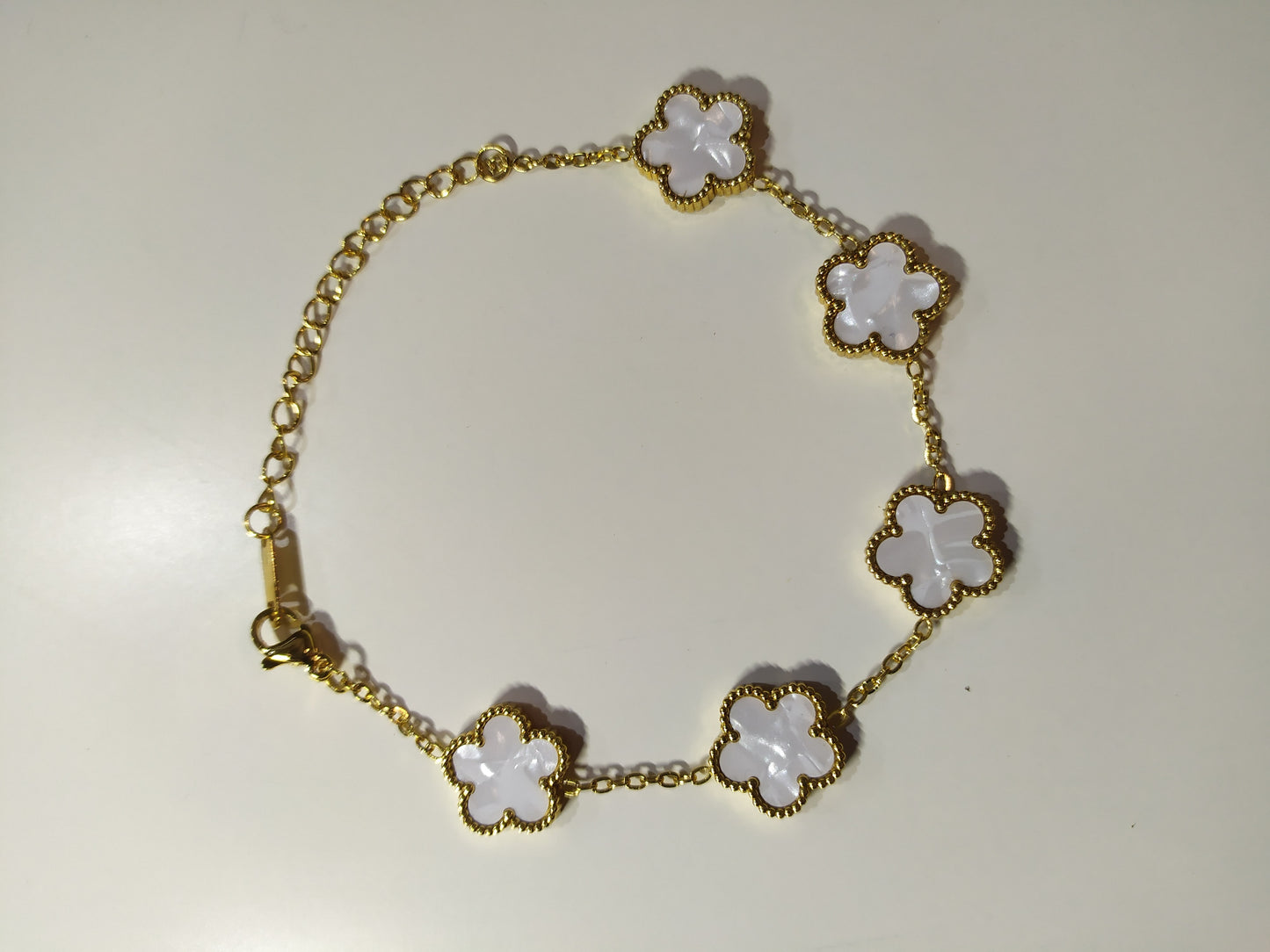 pulsera trebol de cinco hojas blanco - additional image 4