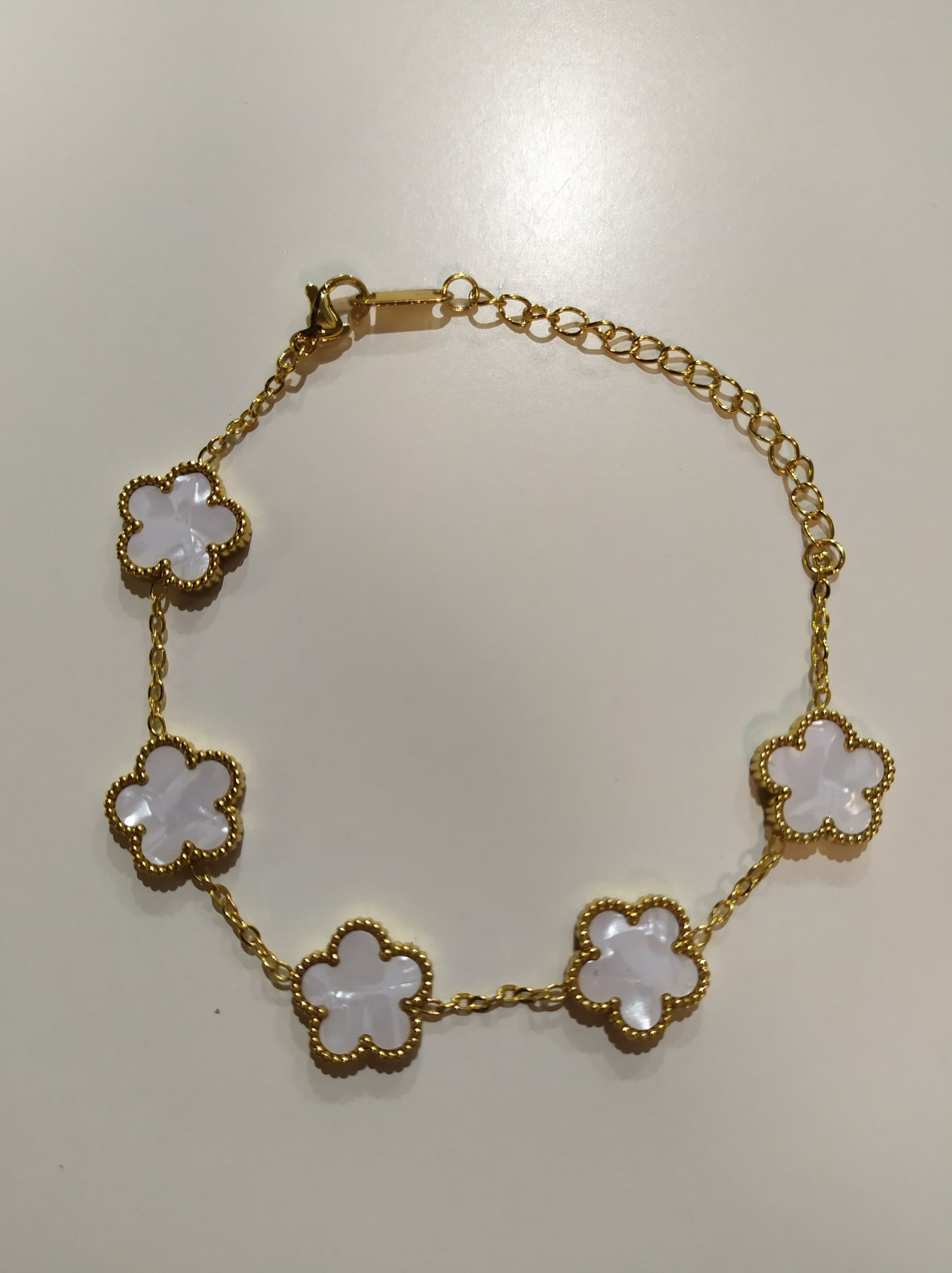 pulsera trebol de cinco hojas blanco - additional image 5