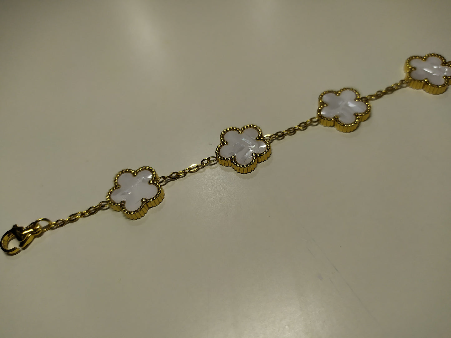 pulsera trebol de cinco hojas blanco - additional image 10