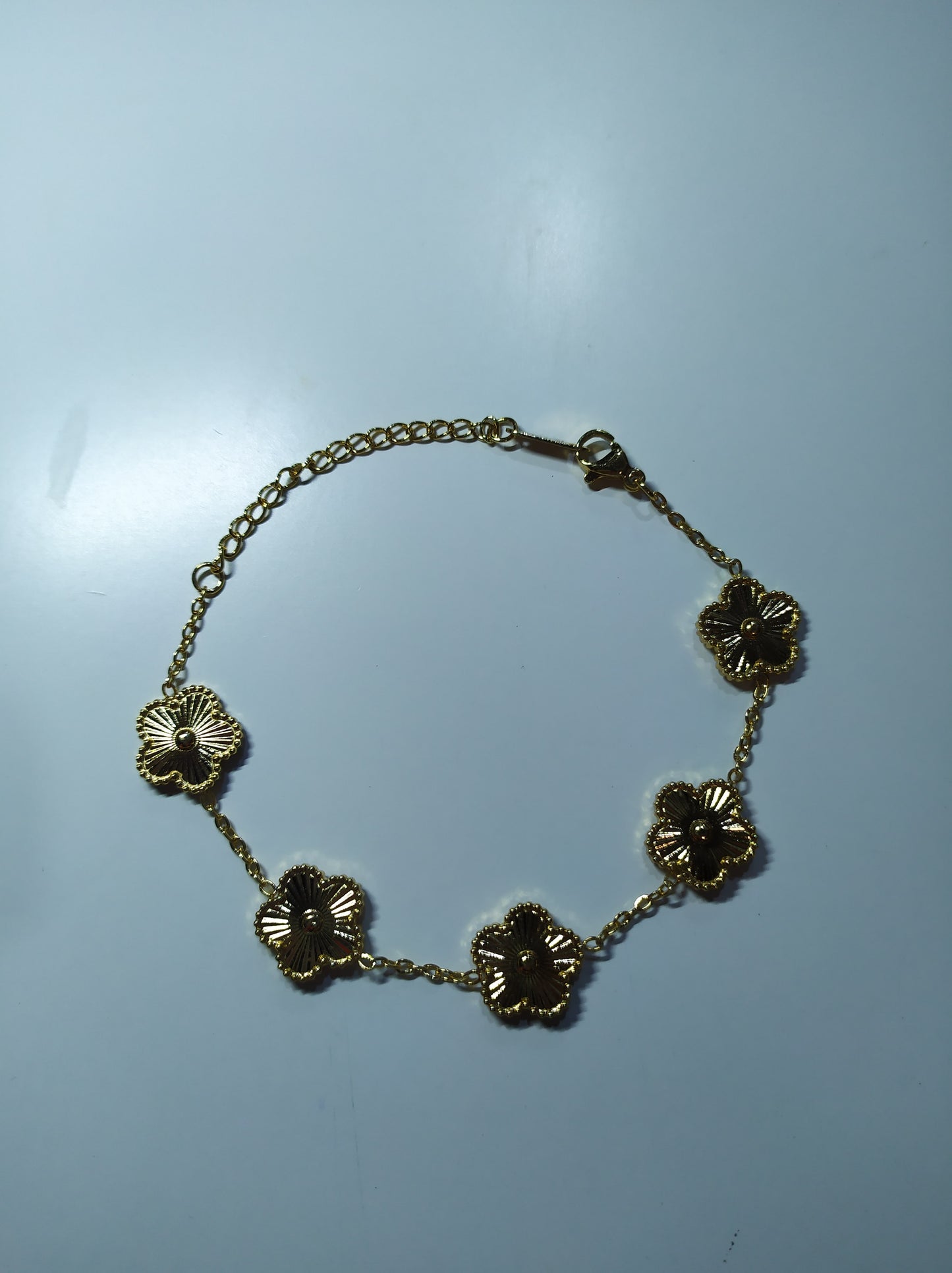 pulsera trebol de cinco hojas oro - additional image 2